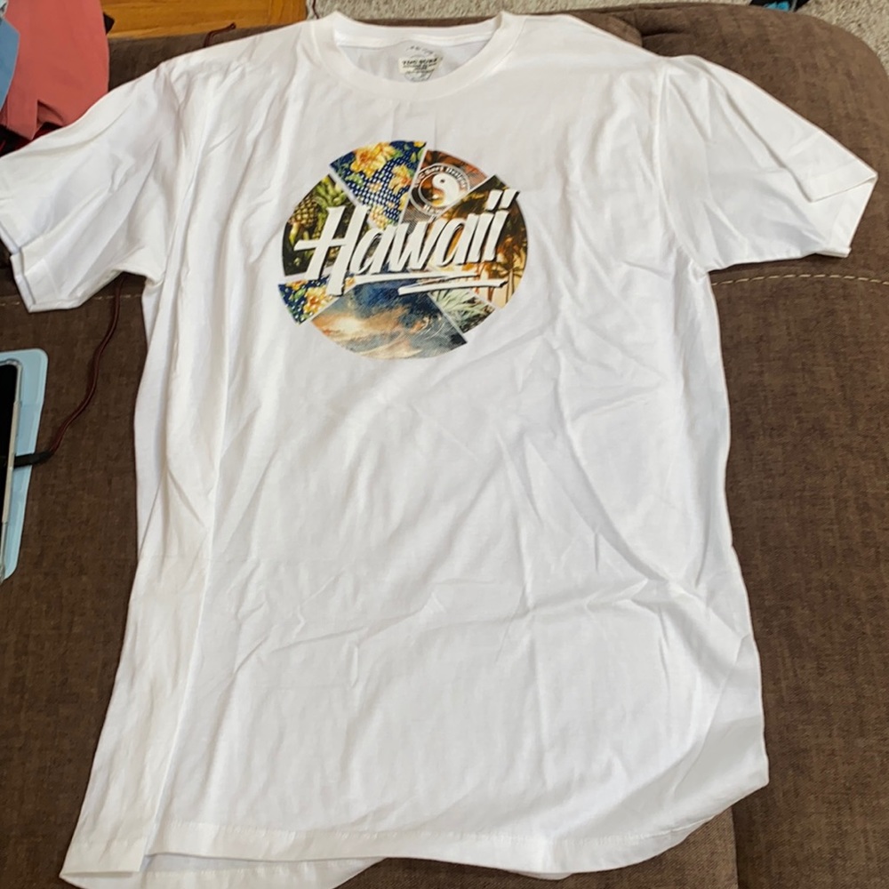 T&C surf white tshirt, NEVER WORN, size medium